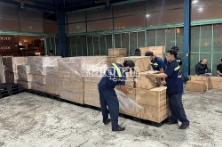 HCM City Customs seizes container of smuggled cigarettes worth over VND10 billion