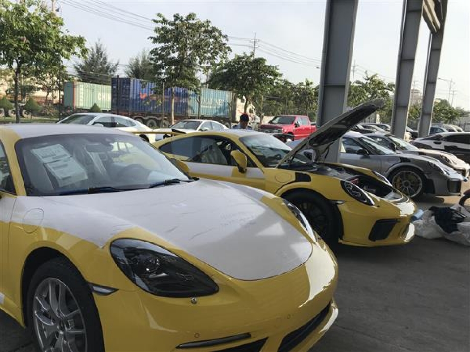 many luxury cars imported at the beginning of the new year
