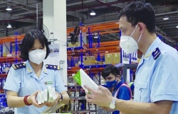 Hanoi Customs accompanies businesses during pandemic