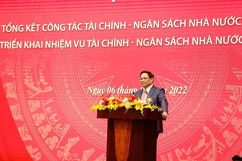 Prime Minister Pham Minh Chinh delivered a keynote speech at the Conference to review the financial and state budget tasks in 2021 and deploy tasks for 2022.