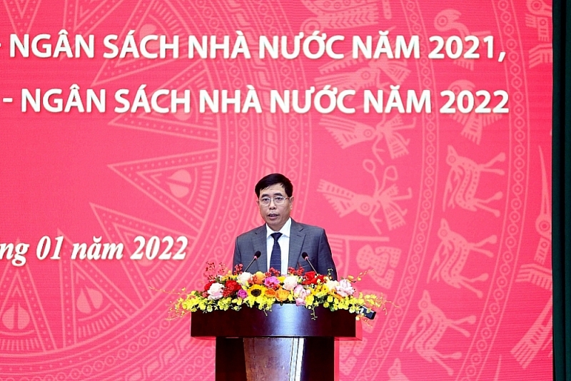 Deputy Auditor General Nguyen Tuan Anh speaks at the conference.