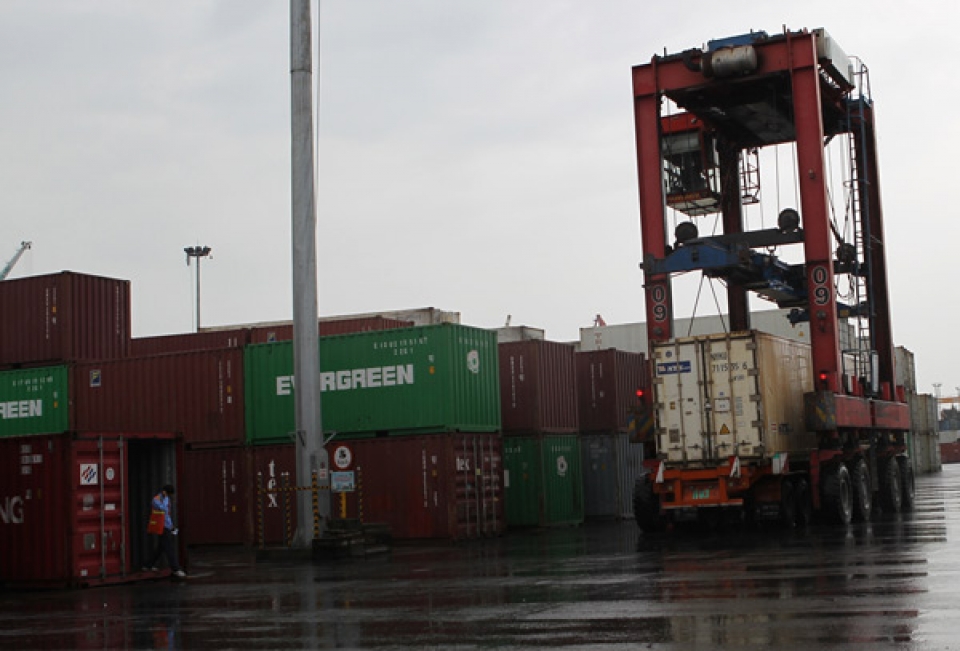 solutions to improve the efficiency of supervisions between customs and port enterprises