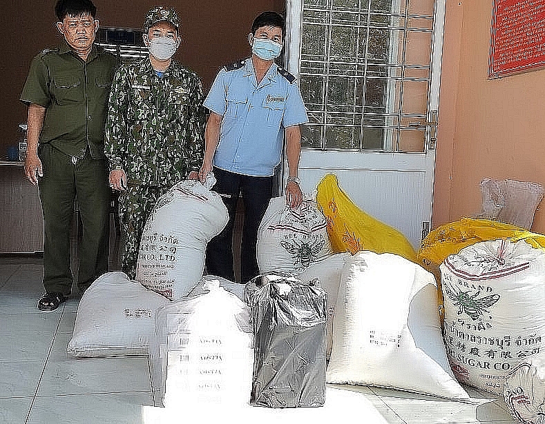 Contraband goods are seized by Dong Thap Customs Department in the days leading up to Tet. Photo: H.T