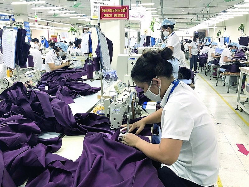 Many textile and garment enterprises have had orders until the end of the third quarter of 2022. Photo: H.Dieu