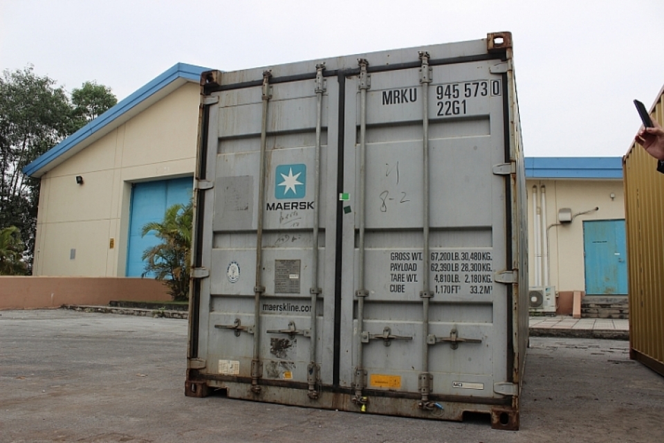 difficult to handle containers of banned goods in hai phong because of maersk line