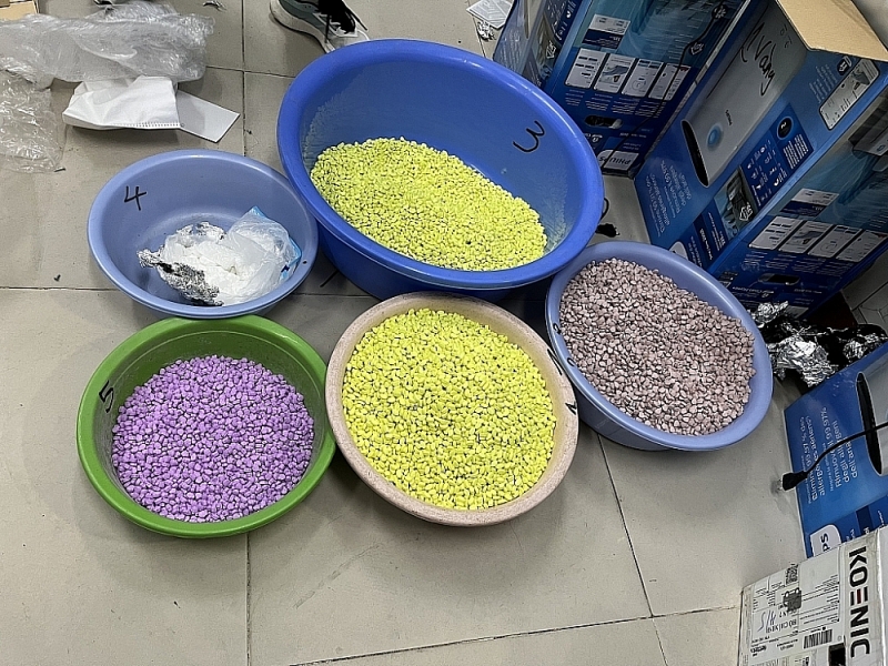 Synthetic drugs seized by Hanoi Customs and Hanoi Police in early 2023. Photo: Ngoc Linh.