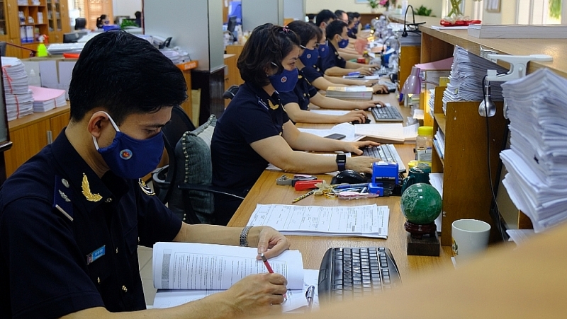 Operations at Hai Phong Port Zone 3 Customs Branch. Photo: N.Linh