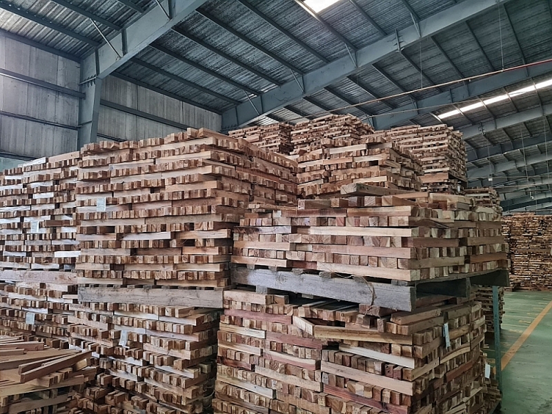 VIFOREST expected that the wood industry's export would continuously face a market contraction in the near future. Photo: Nguyen Thanh