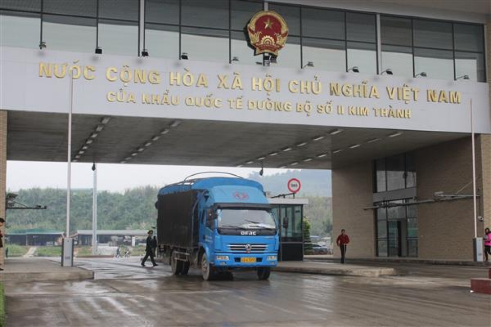 kim thanh border gate lao cai the customs clearance for agricultural and fishery products implemented until 10 oclock pm