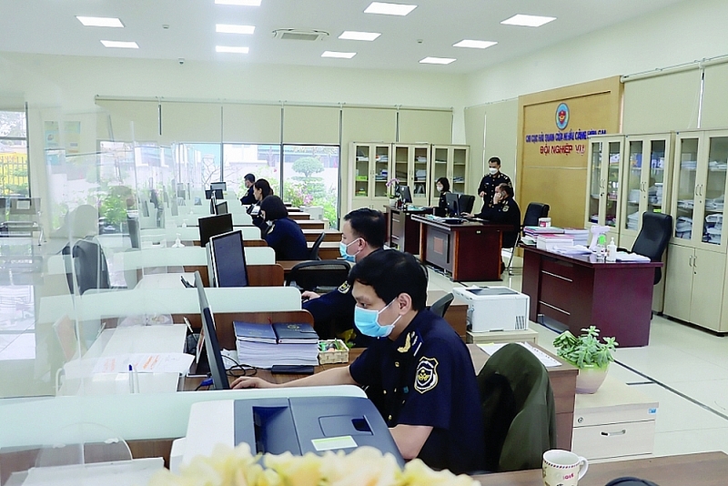 Operations at Cai Lan port Customs Branch (Quang Ninh Customs Department). Photo: T.Binh