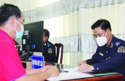 Dong Thap Customs: many solutions to help businesses restore operation after the pandemic