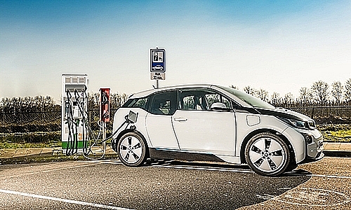 Each country in the world has its own tax incentives for battery-powered electric vehicles. Photo: Internet.