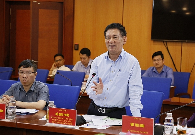 Minister of Finance Ho Duc Phoc speak at the meeting. Photo: TL.