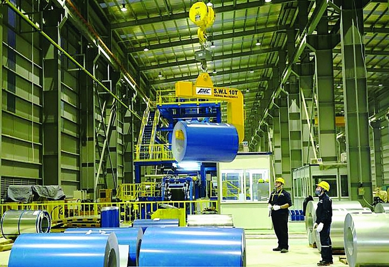 Thanks to the impetus from the macro economy, many businesses have expanded and invested strongly in production. In the photo: Production activities at Hoa Phat Steel Sheet Factory, Photo: VNA