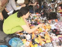 Fake and smuggled cosmetics in Ho Chi Minh city