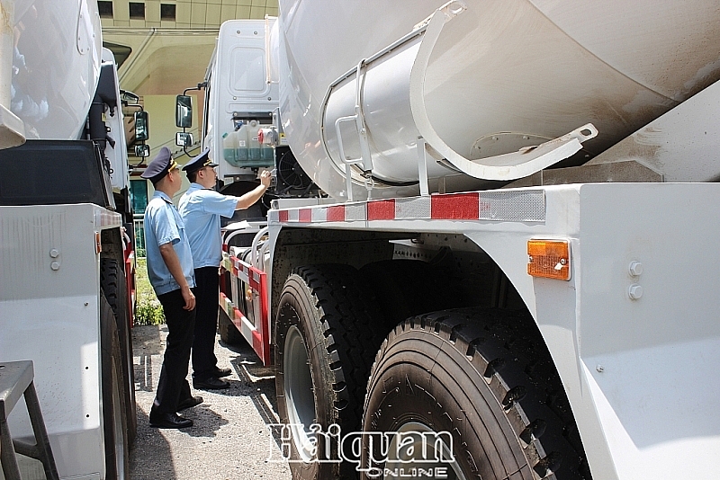 lang son customs pilots e seal positioning to supervise import and export goods