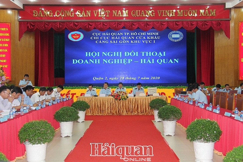 ho chi minh city customs holds business dialogue to remove problems for more than 100 enterprises