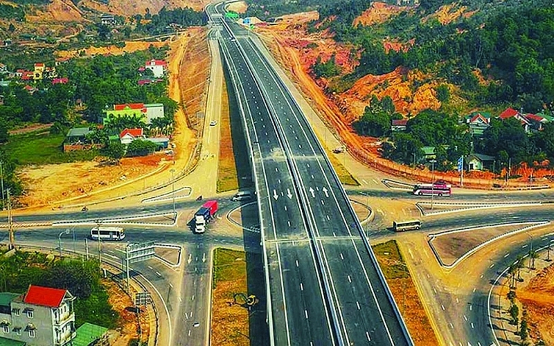 1 out of 5 component projects of the North-South Expressway is implemented in the form of public-private partnership. Source: Internet.