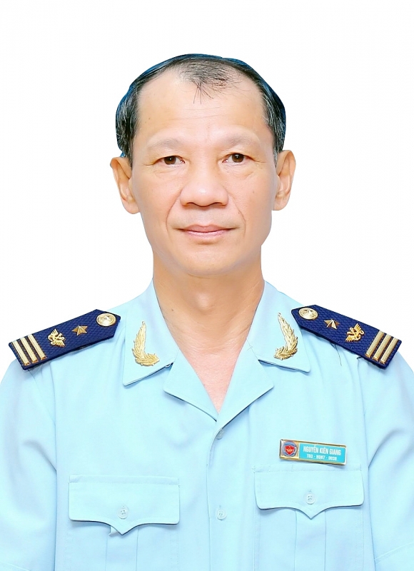 Deputy Director of Hai Phong Customs Department Nguyen Kien Giang