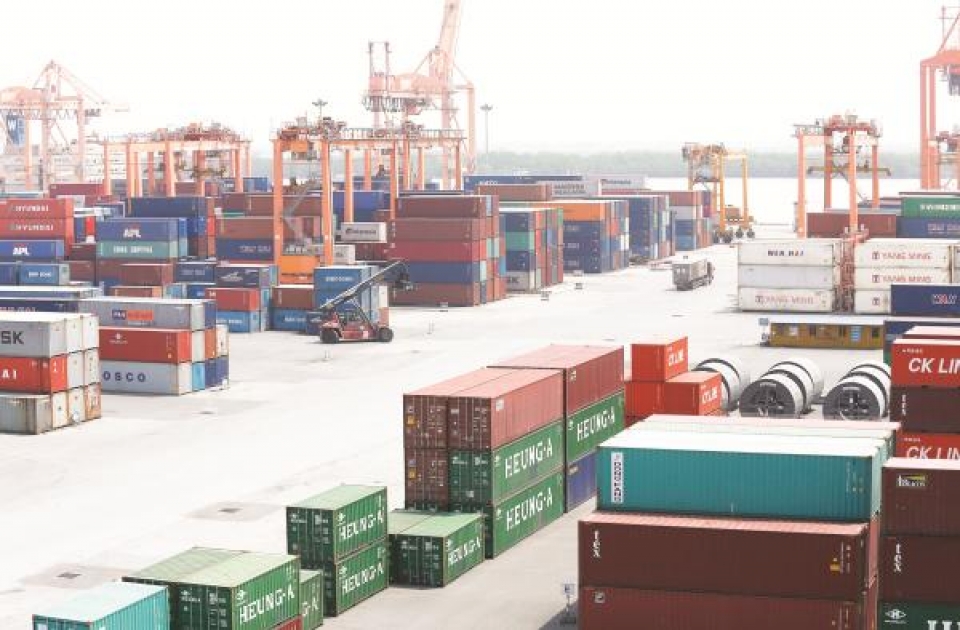 exports strong growth but lack of sustainability