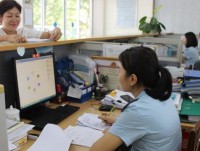 Da Nang Customs boost the collection of customs fees and charges by electronic method