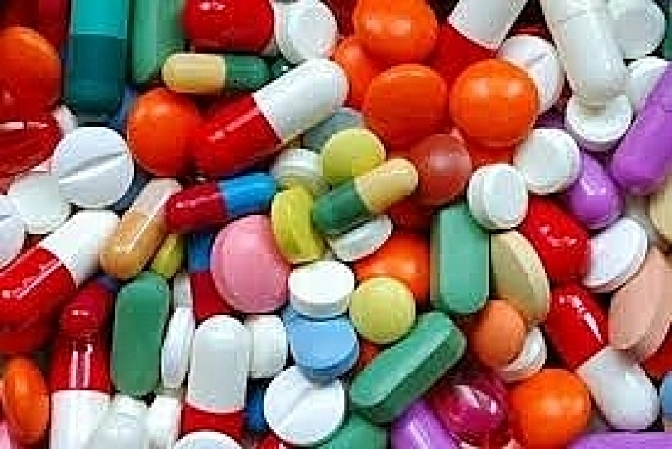 vietnamese spend more than 2 billion usd on importing western medicine