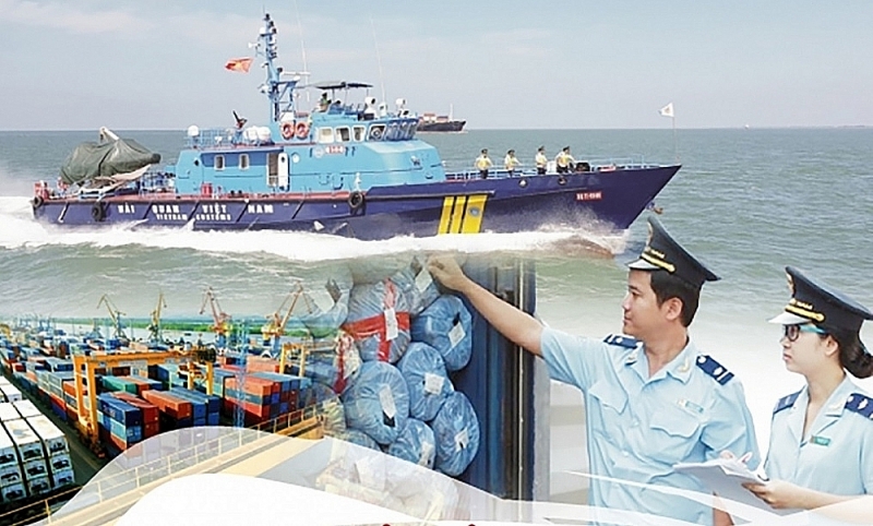 About 17,000 customs officers join training courses per year.