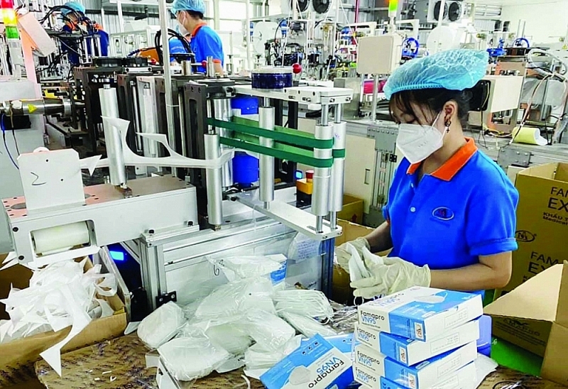 Enterprises hope to restore production and business activities soon. Photo: Le Huong