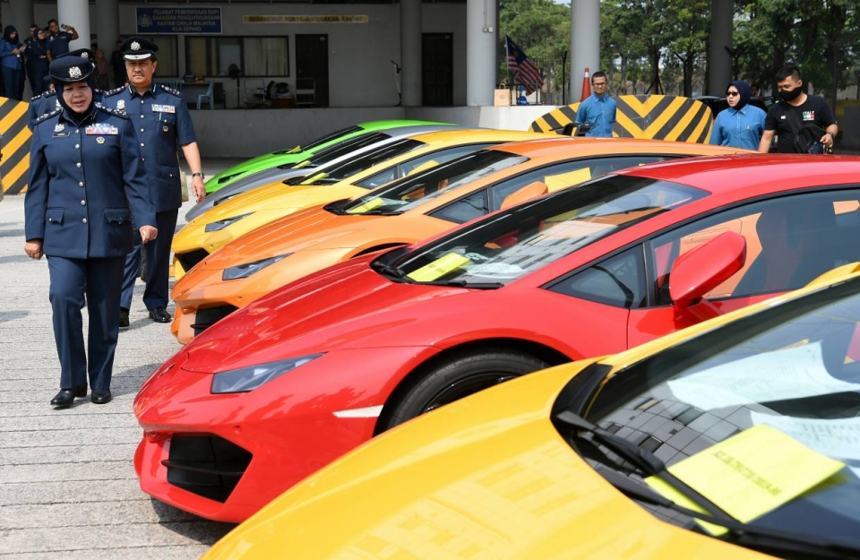 customs seize 21 luxury cars worth rm122 million with forged import documents