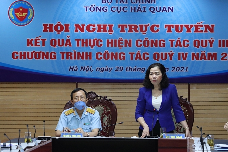 Deputy Minister of Finance Vu Thi Mai speaks at the meeting. Photo: Quang Hung 