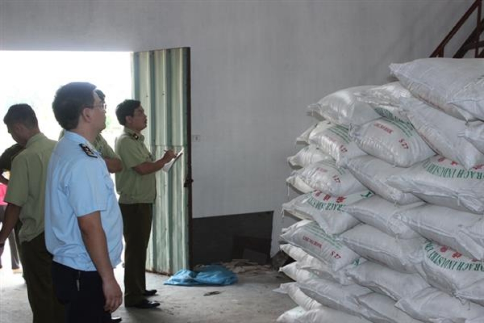 force to search warehouses containing more than 150 tons of sugar of minh hien company limited