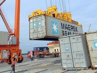 Continue to handle 7 Maersk containers in custody