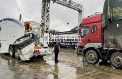 Huu Nghi Customs supports vehicles carrying export goods