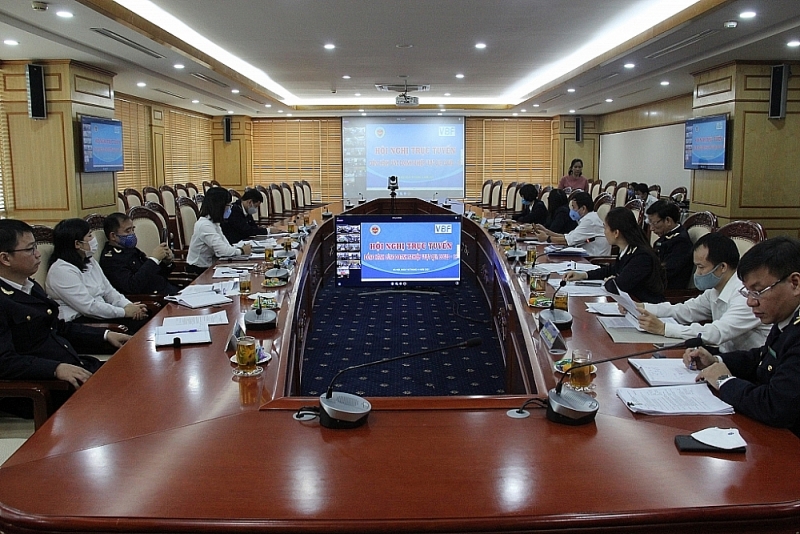 The online meeting at the General Department of Customs. Photo: Q.H