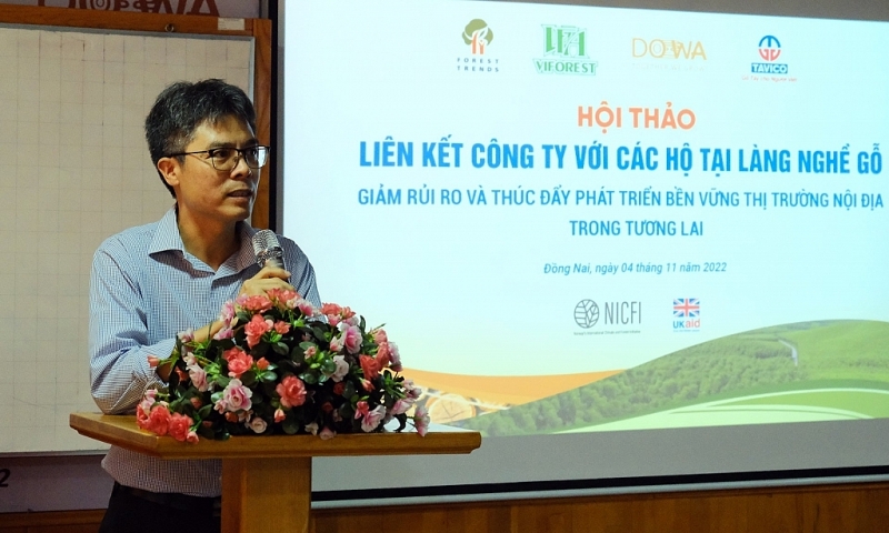 Mr. To Xuan Phuc, representative of Forest Trends, spoke at the workshop