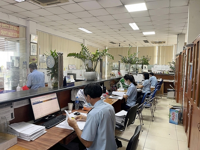 Customs officers of Saigon Port Zone 1Customs Branch at work. Photo: Thu Hoa