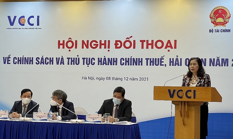 Deputy Minister of Finance Vu Thi Mai speaks at the conference. Photo: Thuy Linh