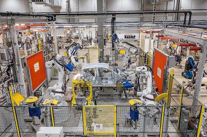 Decree No. 101/2021/N--CP amended and adjusted several contents of the tax incentive program for domestic automobile production and assembly. Photo: Internet