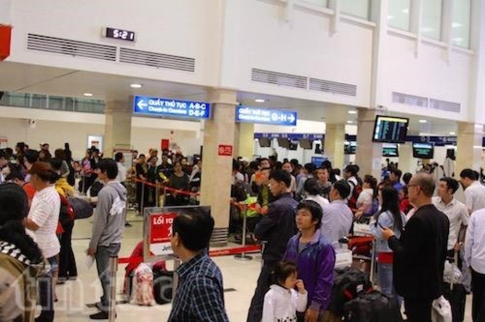 tan son nhat airport braces for tet overload