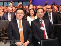 Deputy PM Vuong Dinh Hue concludes activities in WEF Meeting