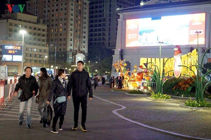 people across vietnam welcome in the new year