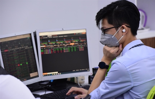 Stock market expected to grow strongly after Tết: experts
