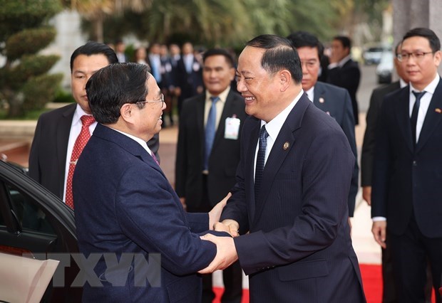 Prime Minister starts official visit to Laos hinh anh 1