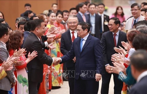 PM calls for OV"s efforts to bring Vietnam, world closer