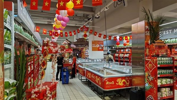 Vietnamese booths launched in French supermarkets hinh anh 1