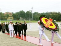 Leaders pay tribute to President Ho Chi Minh on CPV founding anniversary