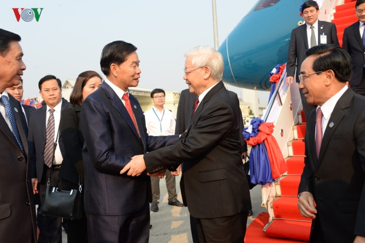 welcome ceremony for vietnamese party state leader in vientiane