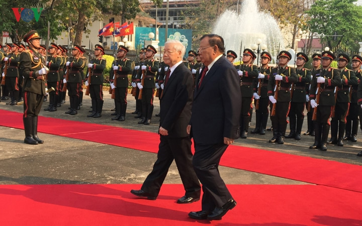welcome ceremony for vietnamese party state leader in vientiane