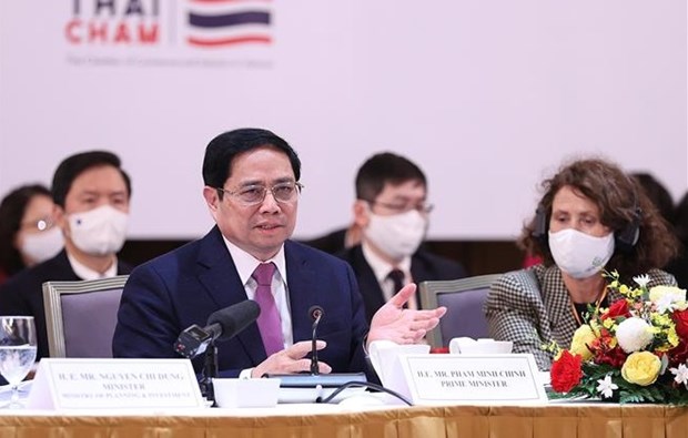 PM attends Vietnam Business Forum's high-level session hinh anh 1