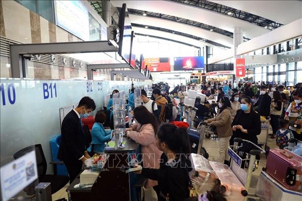 Vietnam’s airports serve more than 9.8 million passengers in January hinh anh 1
